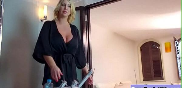  Slut Hot Mature Wife (Leigh Darby) With Big Round Tits Get Nailed vid-17